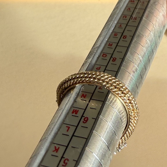 Vintage Stunning 1980’s Diamond 14k Bypass Ring ( unnoticeable flaw, see notes!! - Picture 11 of 14